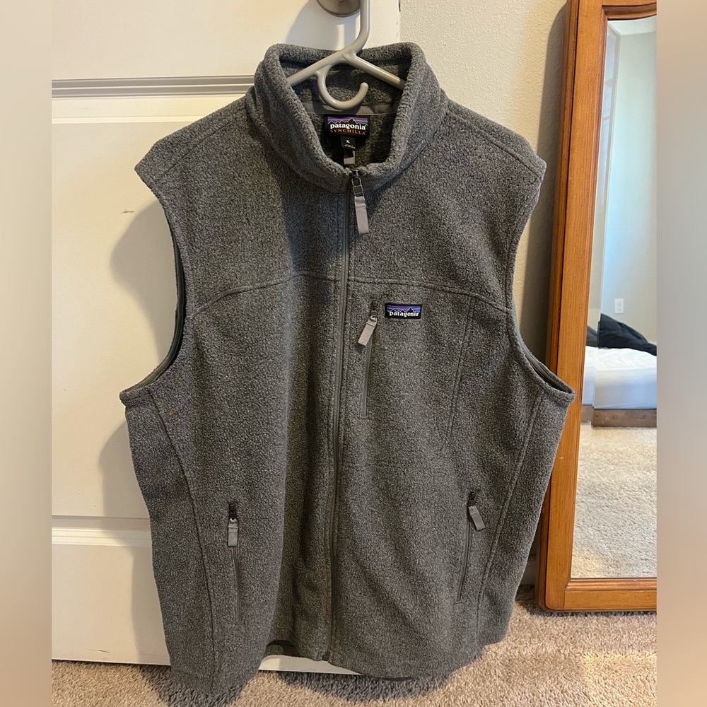 Patagonia synchilla vest. Men’s XL, color gray.
